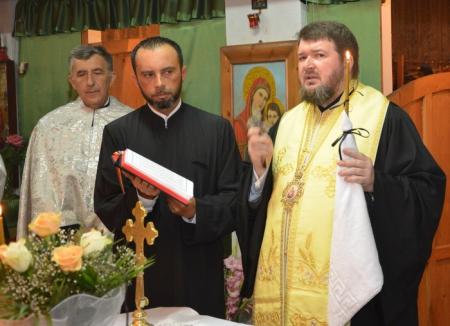 Criticat că n-a mers la înmormântare, episcopul Sofronie a oficiat parastasul părintelui Ciordaş (FOTO)